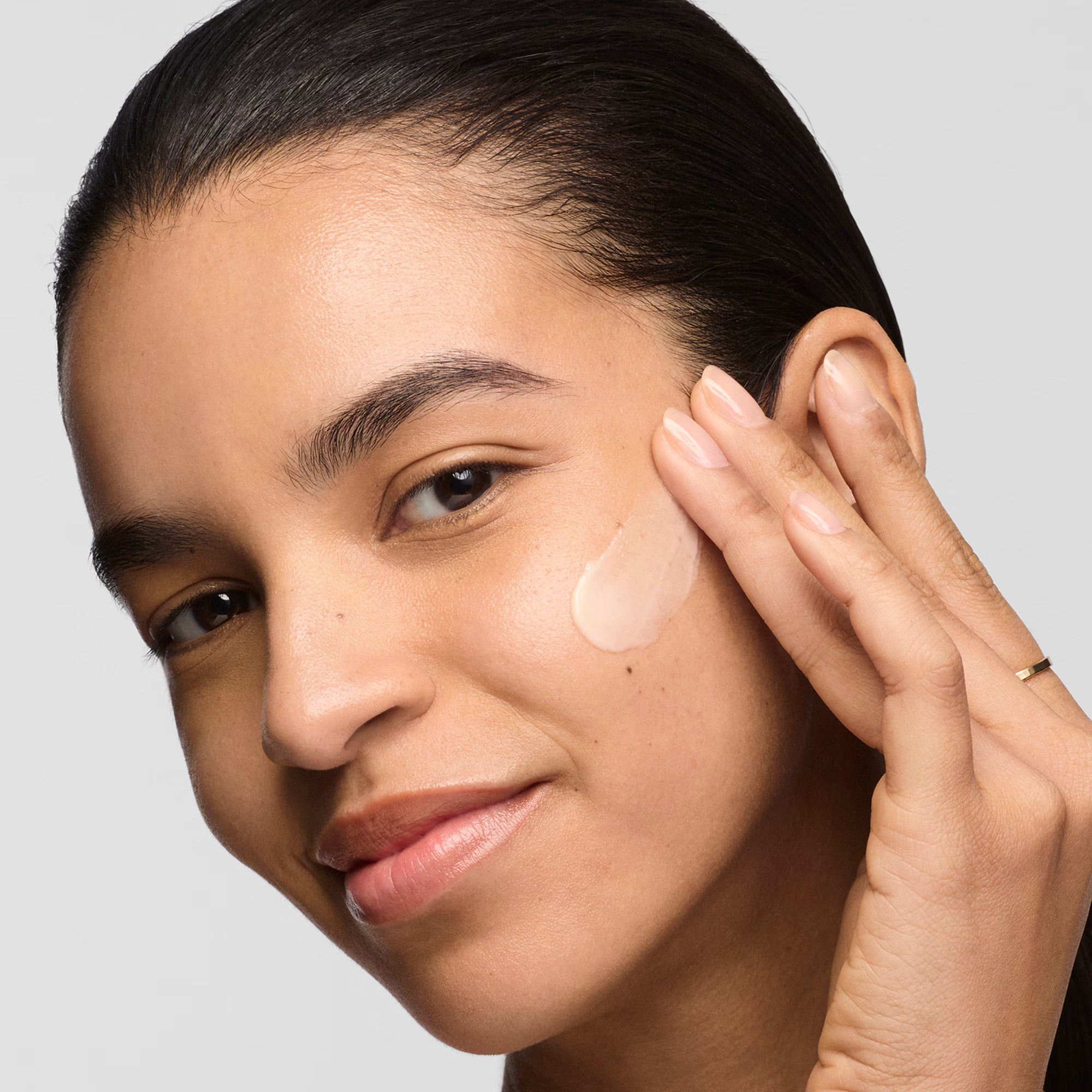 Estee Lauder: Revitalizing Supreme+ Bright Radiance Power Soft Creme Moisturizer - 50ml