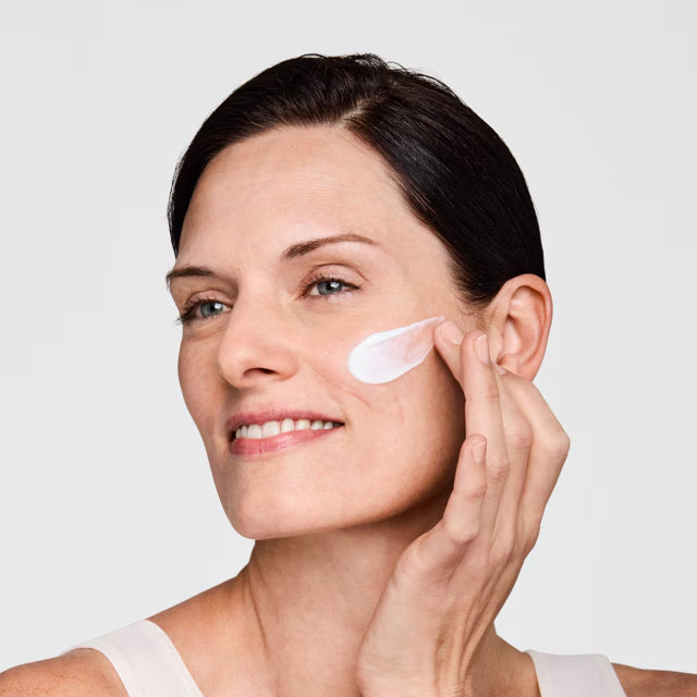 Estee Lauder: DayWear Moisturizer Multi-Protection 24H-Moisture Creme SPF 15 - 50ml